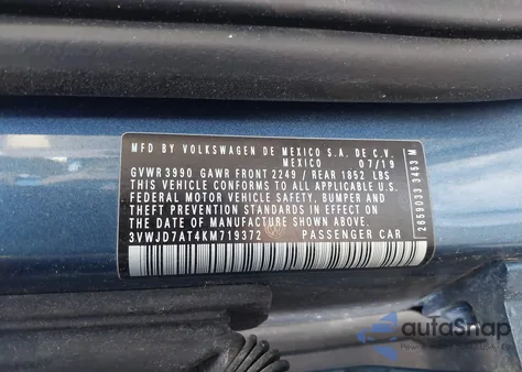 2019 Volkswagen Beetle 2.0T Se z USA, uszkodzony, nr VIN 3VWJD7AT4KM719372